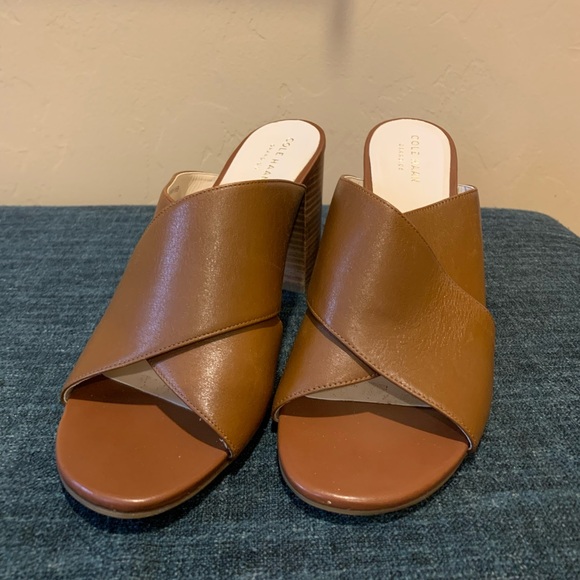 Cole Haan Women's Sandal Size 7.5 Tan Leather Crisscross Mule Clog Heel - Picture 7 of 9